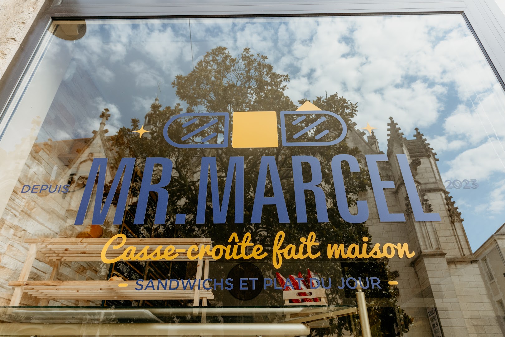 Mr. Marcel · Photos 2